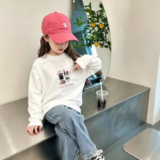 批发纯棉女童<b class='q'>长袖</b><b class='q'>T</b><b class='q'>恤</b>春秋新款韩版儿童洋气<b class='q'>宝宝</b>时髦百搭上衣