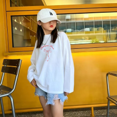 批发纯棉女童<b class='q'>长袖</b><b class='q'>T</b><b class='q'>恤</b>春秋新款韩版儿童洋气<b class='q'>宝宝</b>时髦百搭上衣