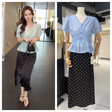 批发2025夏季捏褶设计感收腰法式V领显瘦<b class='q'>衬衫</b>上衣+夏季波点A字半身裙