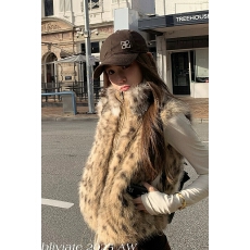 批发豹子女士-双面2穿时髦俏皮渐变雪奶豹马甲2025秋冬季新款皮草外套