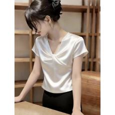 批发法式V领扭结杏色短袖<b class='q'>衬衫</b>女2026超火减龄缎面<b class='q'>衬衫</b>气质显瘦小上衣