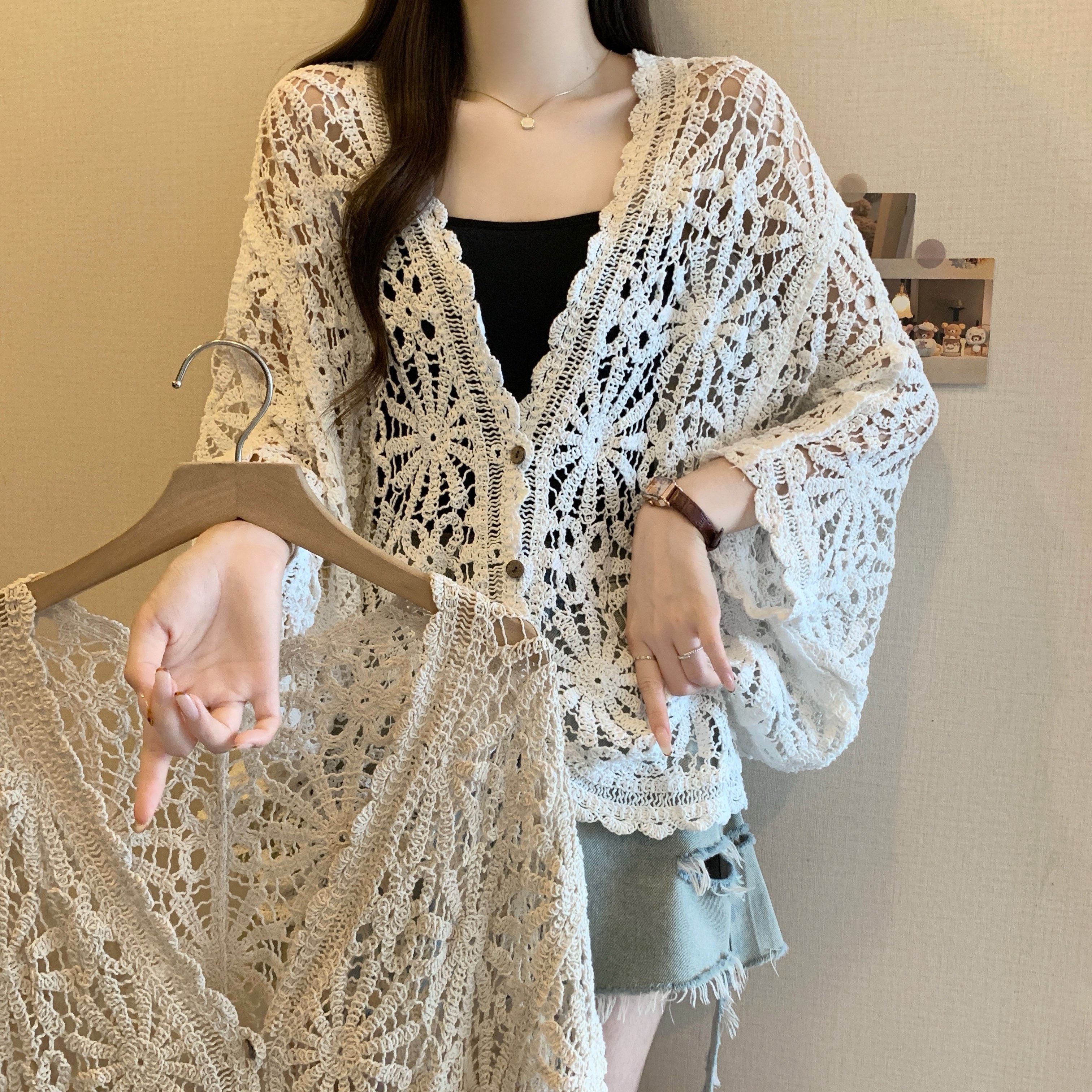 FA35575# 秋季法式纯色蕾丝镂空开衫外套女时尚百搭V领针织遮肉上衣 服裝批發女裝批發服飾貨源