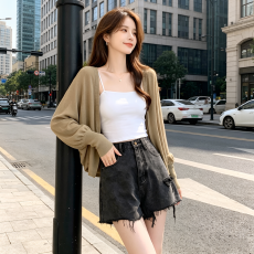 批发实拍薄款冰丝防晒开衫女吊带外搭罩衫夏季<b class='q'>蝙蝠</b>袖短款披肩<b class='q'>外套</b>上衣