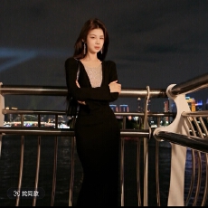 批发星落黑曜】深V拼接长袖抽褶收腰 包臀鱼尾丝绒<b class='q'>连衣裙</b>