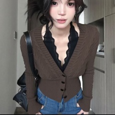 批发美拉德棕色大v领麻花针织开衫冬内搭<b class='q'>蕾丝</b>拼接吊带<b class='q'>背心</b>两件套d90