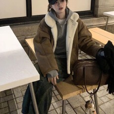 批发冬季保暖皮毛一体棉服<b class='q'>外套</b>女2025新款加绒加厚翻领羊羔绒短款棉衣