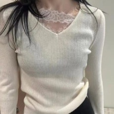 批发灰色蕾丝v领针织衫女<b class='q'>秋</b>冬气质内搭毛衣修身显瘦短款打底上衣