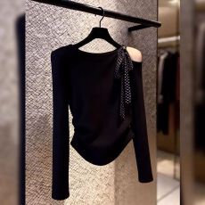 批发<b class='q'>时尚</b><b class='q'>潮流</b>小众百搭简约绑带露肩t恤春季长袖高级感休闲风上衣小衫