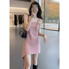 批发夏季粉色牛仔吊带连衣裙女2026收腰高级感独特超好看短裙子