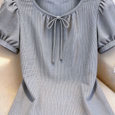 批发2026<b class='q'>夏</b>季韩系灰色系带正肩短袖t恤女装独特修身设计通勤简约上衣