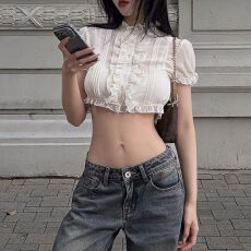 批发法式宫廷风荷叶边短款<b class='q'>衬衫女</b> 纯欲泡泡袖<b class='q'>立领</b>收腰露脐辣妹上衣