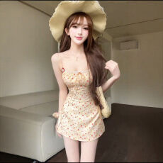 批发韩系甜美风碎花方领吊带<b class='q'>连衣裙</b>女2026夏季新款收腰显瘦修身短裙潮