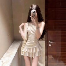 批发海边度假斜肩露背<b class='q'>连衣裙</b>女2026夏季新款飘带收腰短裙气质显瘦裙子