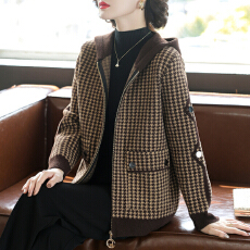 批发2025春秋季<b class='q'>妈妈装</b>千鸟格呢子外套洋气新款<b class='q'>中老年女装</b>时尚上衣