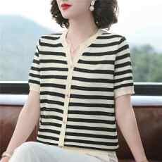 批发<b class='q'>妈妈装</b>夏装新款冰丝短袖恤洋气条纹<b class='q'>上衣</b><b class='q'>中老年女装</b>减龄针织小衫