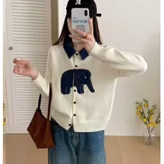 批发休闲风牛仔翻领拼接针织开衫女短款春装2026<b class='q'>新款</b>灰色宽松<b class='q'>毛衣</b>外套