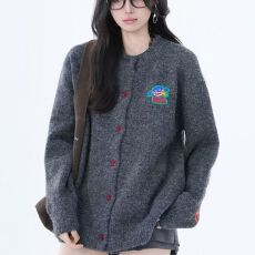 批发2025早秋针织小开衫圆领百搭<b class='q'>韩版</b>学生刺绣<b class='q'>毛衣</b>外套上衣外搭男女