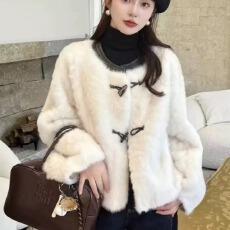 批发小香风皮毛一体短款毛毛外套女秋<b class='q'>冬</b>季2025新款时尚年轻款貂绒皮草