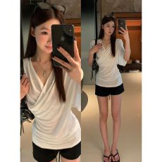 批发红人馆<b class='q'>短袖</b>t恤<b class='q'>女</b>2026新款夏季穿搭白色v领韩系修身气质设计感上衣