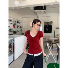 批发宋正恩白色蕾丝V领正肩<b class='q'>短袖</b>t恤<b class='q'>女</b>夏季新款修身设计感显瘦独特上衣