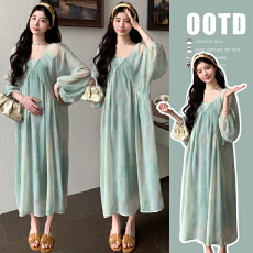 批发实拍 現货 春<b class='q'>夏</b>宽松防晒设计感长袖晕染碎花裙加打底吊带裙套装