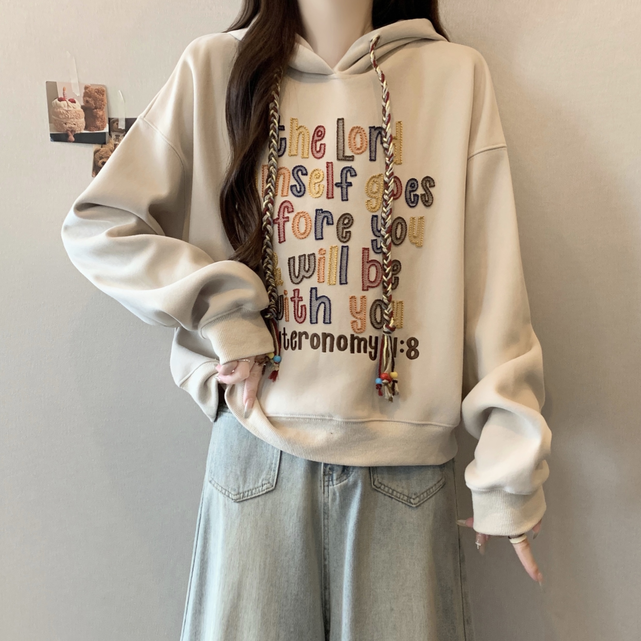 MY14405# 大码女装新款设计感学院风连帽刺绣时尚潮流短款卫衣女裝貨源...