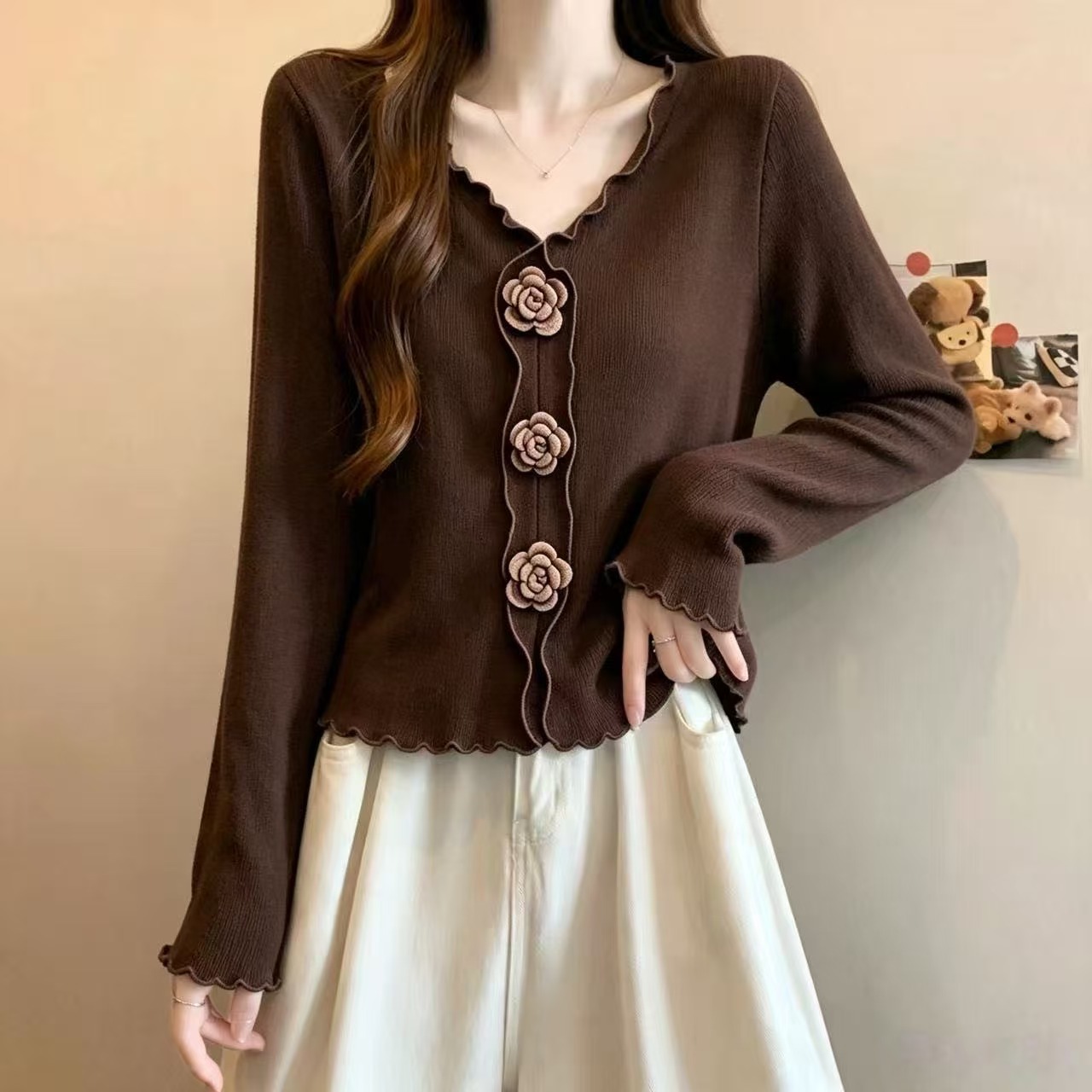大码女装秋季新款设计感立体花朵显瘦长袖打底衫 服裝批發女裝批發服飾貨源