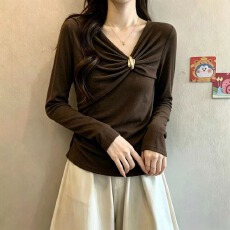 批发实拍  <b class='q'>大码</b>女装2026秋季新款设计感小众扭结显瘦巨好看长袖上衣