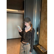 批发孔真烦呐暗夜<b class='q'>蔷薇</b>碎花休闲时尚套装女新款开衫上衣V领吊带