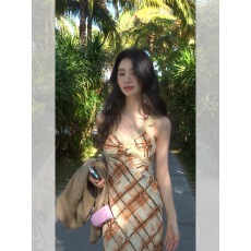 批发pusumede 复古色调 格纹吊带<b class='q'>连衣裙</b>女法式气质印花长裙度假背心裙