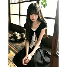 批发韩系假两件蕾丝拼接短袖<b class='q'>t</b><b class='q'>恤</b><b class='q'>女</b>夏季设计感修身显瘦辣妹泡泡袖上衣