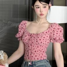 法式方领碎花泡泡袖一字肩衬衫女夏季甜辣妹设计感气质短袖薄上衣