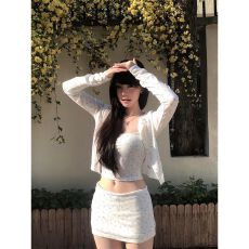 批发小众短款<b class='q'>吊带</b><b class='q'>背心</b>外搭长袖开衫上衣女装夏季显瘦半身裙碎花三件套