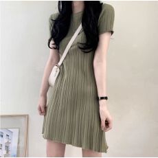 批发小众气质短袖针织连衣裙女夏季新款圆领设计感冰丝凉条纹a字短裙