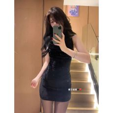 批发纯欲辣妹吊带<b class='q'>连衣裙</b>女秋冬新款设计感钉珠气质修身显瘦包臀裙短裙