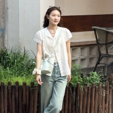 批发法式白色翻领短袖衬衫女夏季设计感小众气质名媛文艺风绑带衬衣潮