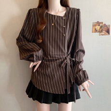 批发实拍～<b class='q'>大码</b>胖MM秋季新品女装时尚圆领长袖斜扣系带减龄显瘦衬衫