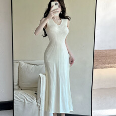 批发2026<b class='q'>春</b>夏新款法式温柔性感修身显瘦简约百搭无袖针织背心连衣裙女