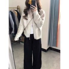 批发韩系秋冬季穿搭<b class='q'>针织</b><b class='q'>开衫</b>女软糯<b class='q'>短款</b>拉链毛衣外套高级感小个子上衣