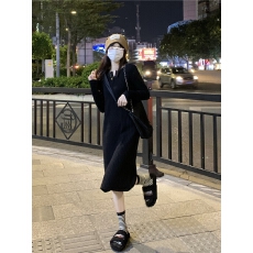 批发配大衣的毛衣裙女秋冬中长款过膝针织连衣裙修身内搭长袖打底裙子