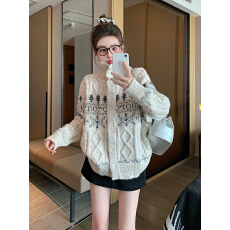 批发米白色复古提花<b class='q'>毛衣</b>外套女2025新款冬季加厚港味复古立领针织开衫