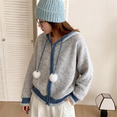 批发软糯糯韩系连帽拉链<b class='q'>毛衣</b>撞色拼接设计针织开衫长袖毛球<b class='q'>开衫外套</b>女