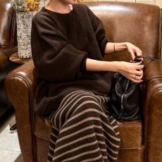 批发条纹<b class='q'>半身裙</b>女2025新款韩系松弛慵懒风显瘦松紧腰a<b class='q'>字</b>中长<b class='q'>裙</b>