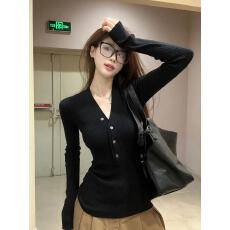 纯欲辣妹风性感V领红色毛衣针织衫女冬季内搭小心机修身长袖上衣