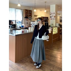 批发韩系拼接木耳边假两件v领<b class='q'>毛衣</b>女系带慵懒感软糯加厚<b class='q'>短款</b>开衫上衣