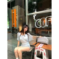 批发原版面料 天丝短袖T恤女夏季慵懒风浅蓝色v领收腰薄款微透上衣