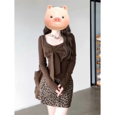 批发大码设计感上衣女秋<b class='q'>冬</b>新款韩系蝴蝶结修身独特漂亮小个子长袖T恤