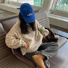 批发已出  波点半开领设计 宽松摇粒绒<b class='q'>卫衣</b>