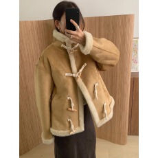 批发INS韩国东大门雪顶摩卡麂皮复合防风工艺牛角扣双面穿保暖大衣