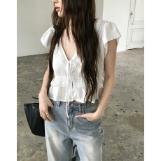 批发<b class='q'>韩国</b>chic夏季新款V领系带蕾丝拼接甜美百搭短袖衫